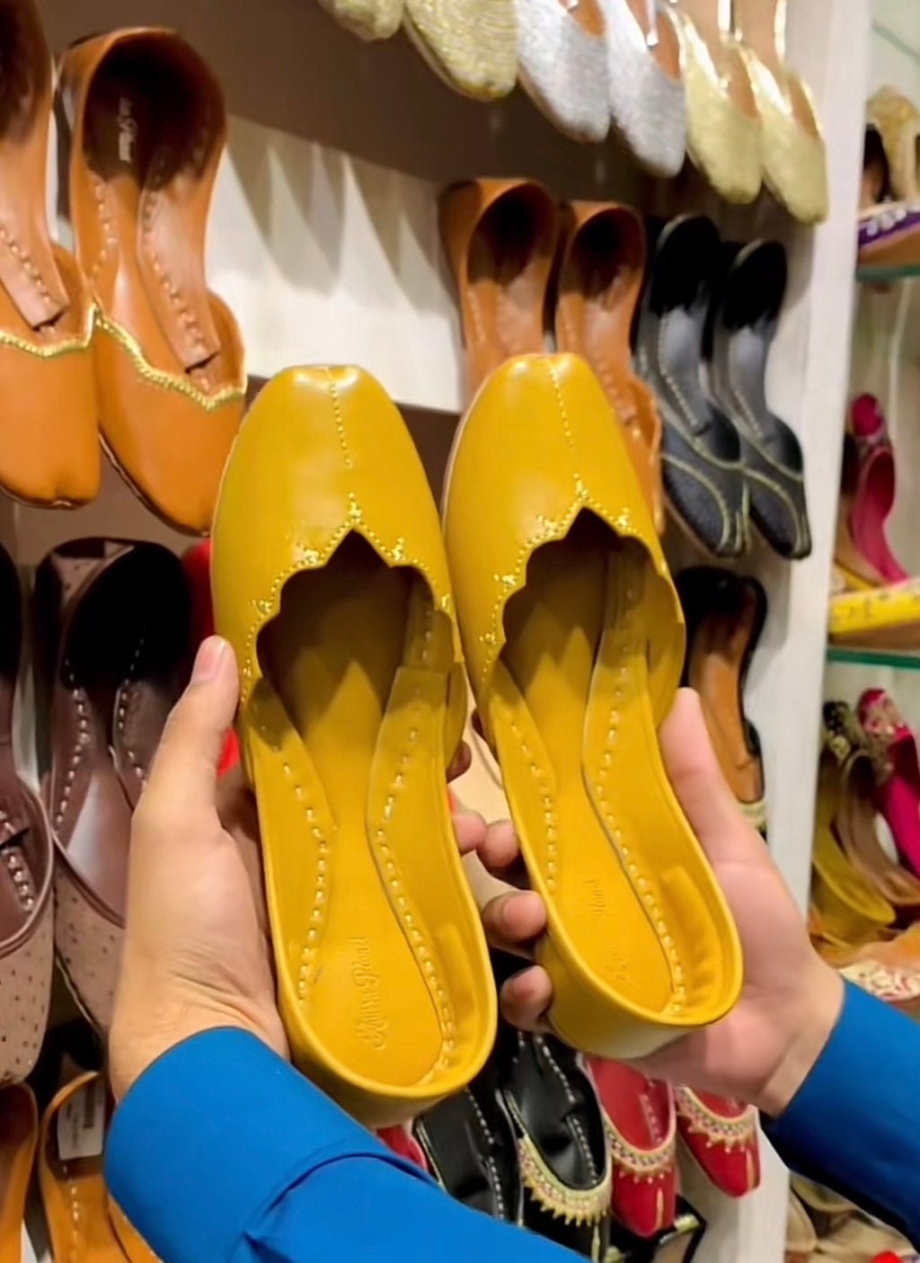 Golden Glow Fancy Yellow Khussa